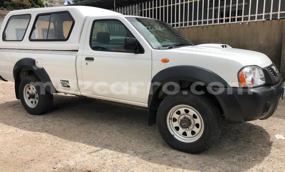 Comprar Usado Nissan NP 300 Branco Carro em Maputo em Maputo Comprar Usado Nissan NP 300 Branco Carro em Maputo em Maputo