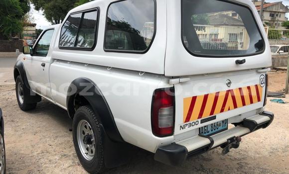 Comprar Usado Nissan NP 300 Branco Carro em Maputo em Maputo Comprar Usado Nissan NP 300 Branco Carro em Maputo em Maputo