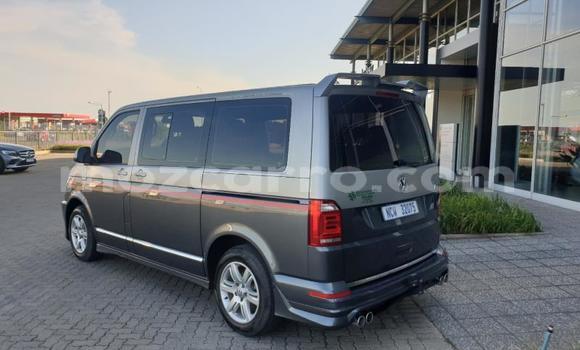 Tenga Tsaru Volkswagen Caravelle Zvimwe Mota in Maputo in Maputo Tenga Tsaru Volkswagen Caravelle Zvimwe Mota in Maputo in Maputo