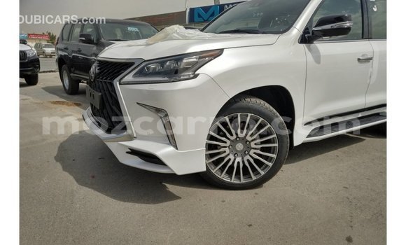 Comprar Importar Lexus LX Branco Carro em Import - Dubai em Cabo Delgado