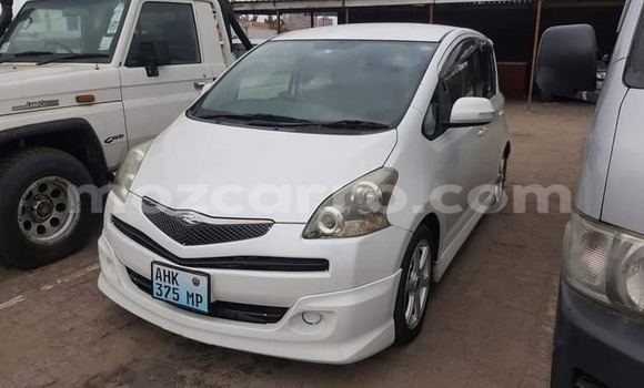Comprar Usado Toyota Ractis Branco Carro em Ancuabe em Cabo Delgado Comprar Usado Toyota Ractis Branco Carro em Ancuabe em Cabo Delgado