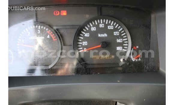 Nunua Imported Isuzu D-MAX Nyeupe Gari ndani ya Import - Dubai nchini Cabo Delgado