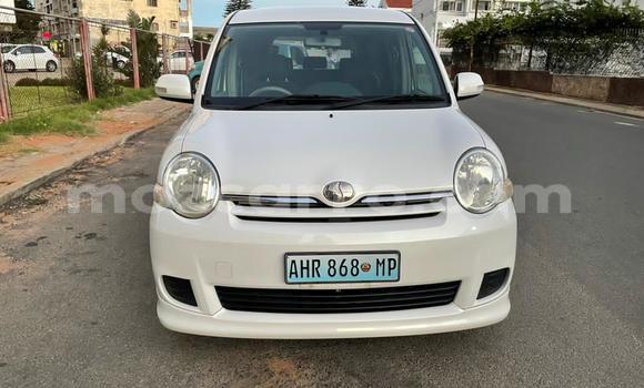 Comprar Novo Toyota Sienta Branco Carro em Maputo em Maputo Comprar Novo Toyota Sienta Branco Carro em Maputo em Maputo