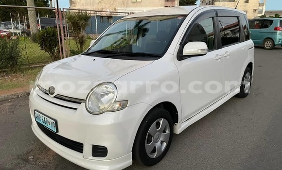 Comprar Novo Toyota Sienta Branco Carro em Maputo em Maputo Comprar Novo Toyota Sienta Branco Carro em Maputo em Maputo