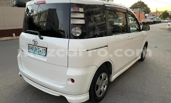 Comprar Novo Toyota Sienta Branco Carro em Maputo em Maputo Comprar Novo Toyota Sienta Branco Carro em Maputo em Maputo