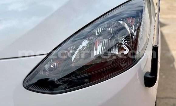 Comprar Novo Mazda Demio Branco Carro em Maputo em Maputo Comprar Novo Mazda Demio Branco Carro em Maputo em Maputo