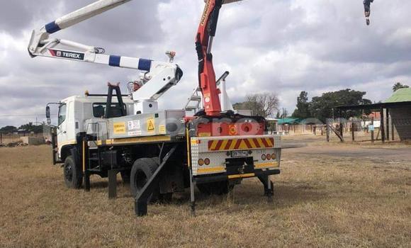 Comprar Usado Hino 300 Series De outros Caminhão em Maputo em Maputo Comprar Usado Hino 300 Series De outros Caminhão em Maputo em Maputo