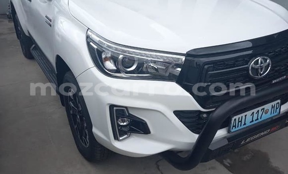 Comprar Usado Toyota Hilux Branco Carro em Ancuabe em Cabo Delgado