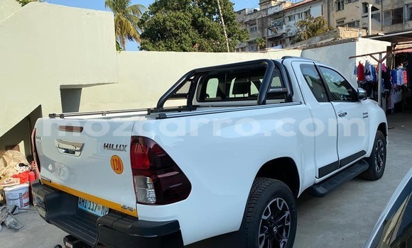 Comprar Usado Toyota Hilux Branco Carro em Ancuabe em Cabo Delgado Comprar Usado Toyota Hilux Branco Carro em Ancuabe em Cabo Delgado