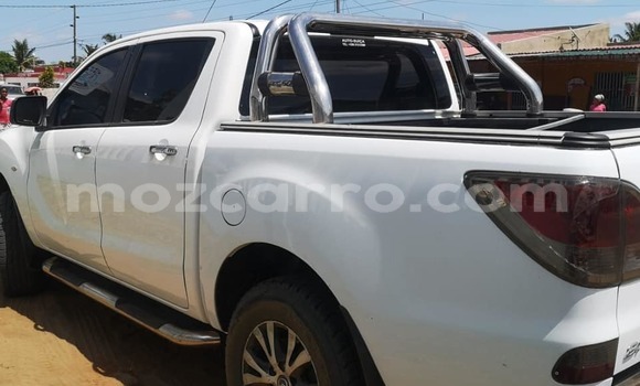 Nunua Ilio tumika Mazda BT-50 Nyeupe Gari ndani ya Ancuabe nchini Cabo Delgado