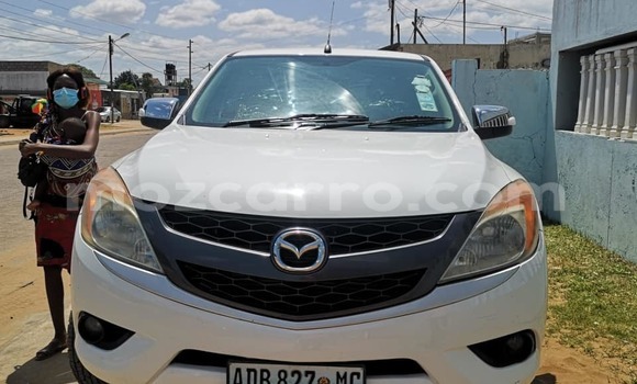 Comprar Usado Mazda BT-50 Branco Carro em Ancuabe em Cabo Delgado Comprar Usado Mazda BT-50 Branco Carro em Ancuabe em Cabo Delgado
