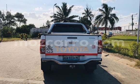 Comprar Usado Toyota Hilux Branco Carro em Ancuabe em Cabo Delgado Comprar Usado Toyota Hilux Branco Carro em Ancuabe em Cabo Delgado