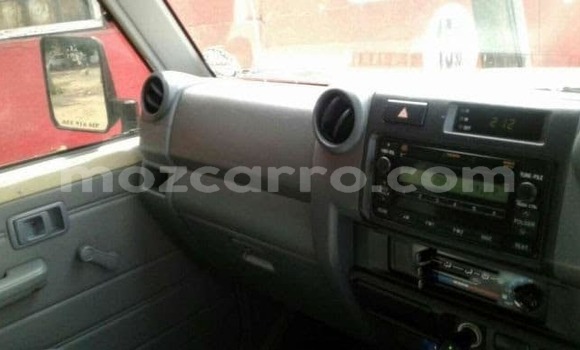 Comprar Usado Toyota Land Cruiser Bege Carro em Ancuabe em Cabo Delgado Comprar Usado Toyota Land Cruiser Bege Carro em Ancuabe em Cabo Delgado