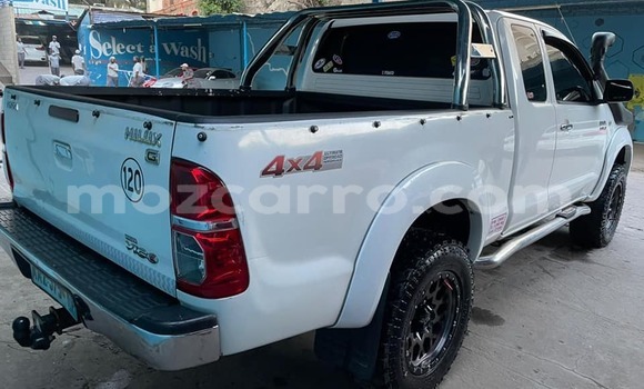 Comprar Usado Toyota Hilux Branco Carro em Ancuabe em Cabo Delgado Comprar Usado Toyota Hilux Branco Carro em Ancuabe em Cabo Delgado