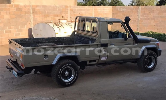 Comprar Usado Toyota Land Cruiser Bege Carro em Ancuabe em Cabo Delgado Comprar Usado Toyota Land Cruiser Bege Carro em Ancuabe em Cabo Delgado