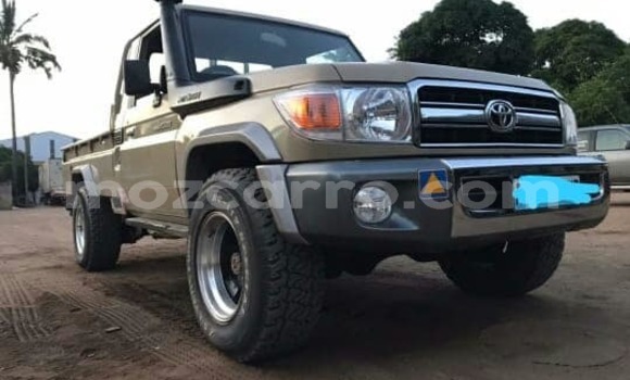 Comprar Usado Toyota Land Cruiser Bege Carro em Ancuabe em Cabo Delgado Comprar Usado Toyota Land Cruiser Bege Carro em Ancuabe em Cabo Delgado