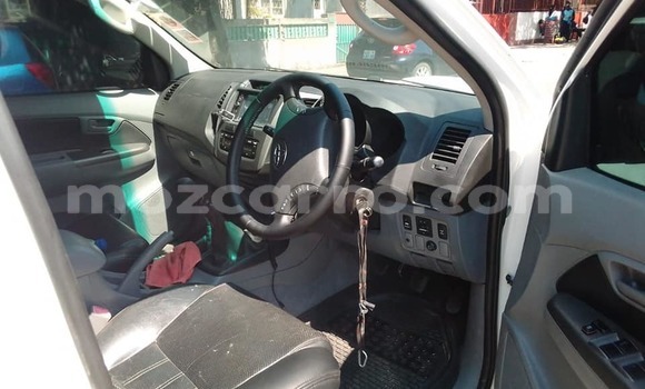 Comprar Usado Toyota Hilux Branco Carro em Ancuabe em Cabo Delgado Comprar Usado Toyota Hilux Branco Carro em Ancuabe em Cabo Delgado