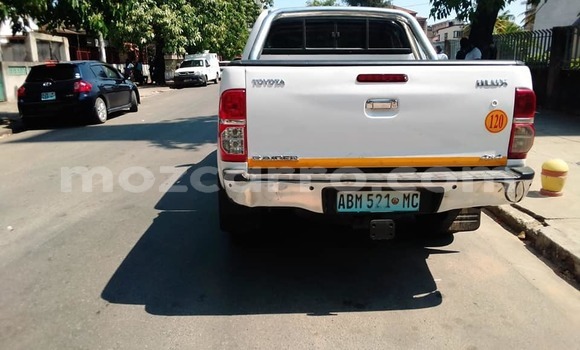 Comprar Usado Toyota Hilux Branco Carro em Ancuabe em Cabo Delgado Comprar Usado Toyota Hilux Branco Carro em Ancuabe em Cabo Delgado