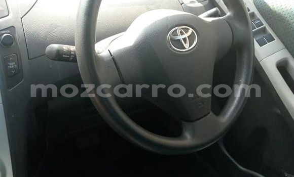 Comprar Usado Toyota Vitz Vermelho Carro em Ancuabe em Cabo Delgado Comprar Usado Toyota Vitz Vermelho Carro em Ancuabe em Cabo Delgado