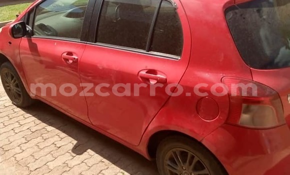 Comprar Usado Toyota Vitz Vermelho Carro em Ancuabe em Cabo Delgado Comprar Usado Toyota Vitz Vermelho Carro em Ancuabe em Cabo Delgado