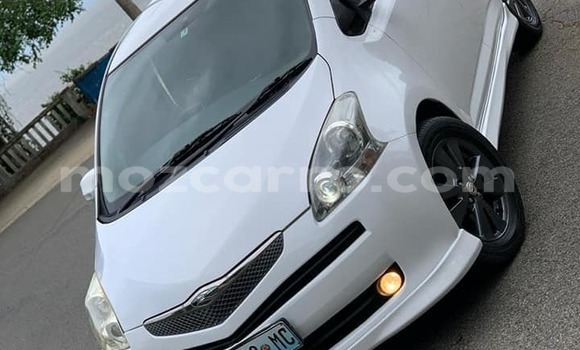 Comprar Usado Toyota Ractis Branco Carro em Ancuabe em Cabo Delgado