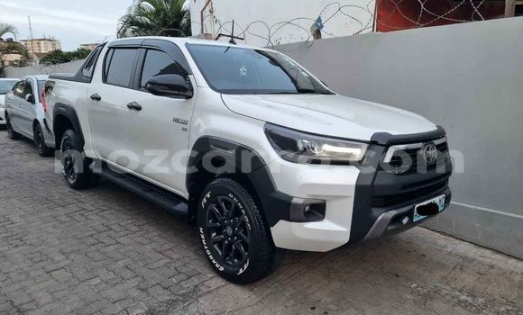 Comprar Usado Toyota Hilux Branco Carro em Ancuabe em Cabo Delgado