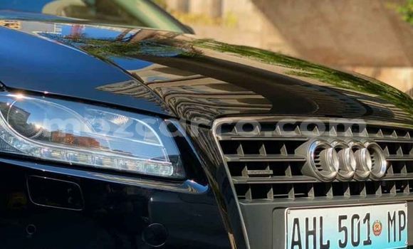 Nunua Ilio tumika Audi A5 Nyeusi Gari ndani ya Ancuabe nchini Cabo Delgado