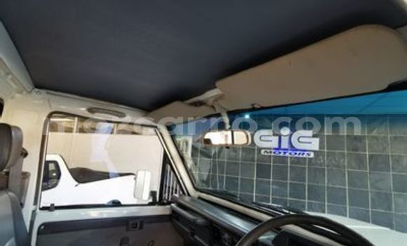 Comprar Usado Toyota Hilux De outros Carro em Dondo em Sofala