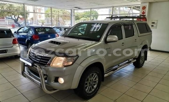 Comprar Usado Toyota Hilux Branco Carro em Maputo em Maputo Comprar Usado Toyota Hilux Branco Carro em Maputo em Maputo