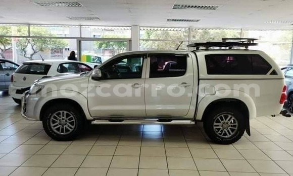 Comprar Usado Toyota Hilux Branco Carro em Maputo em Maputo Comprar Usado Toyota Hilux Branco Carro em Maputo em Maputo