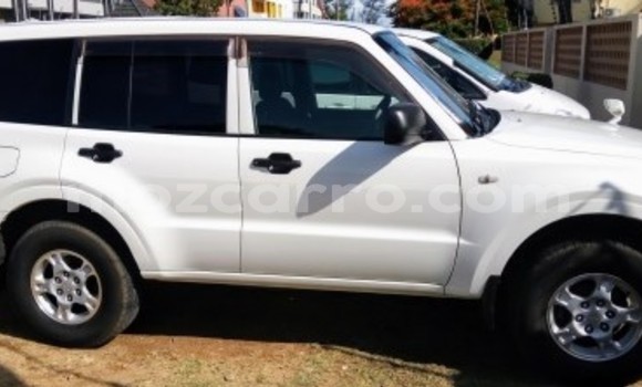 Comprar Usado Mitsubishi Pajero Branco Carro em Maputo em Maputo