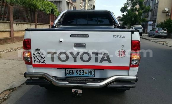 Comprar Usado Toyota Hilux Branco Carro em Ancuabe em Cabo Delgado Comprar Usado Toyota Hilux Branco Carro em Ancuabe em Cabo Delgado