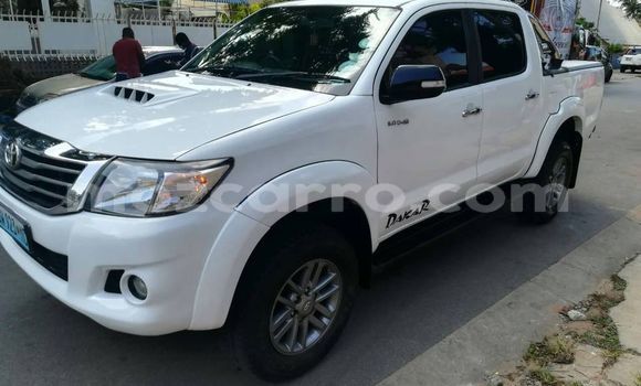 Comprar Usado Toyota Hilux Branco Carro em Ancuabe em Cabo Delgado Comprar Usado Toyota Hilux Branco Carro em Ancuabe em Cabo Delgado
