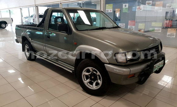 Comprar Usado Isuzu KB Prata Carro em Maputo em Maputo Comprar Usado Isuzu KB Prata Carro em Maputo em Maputo