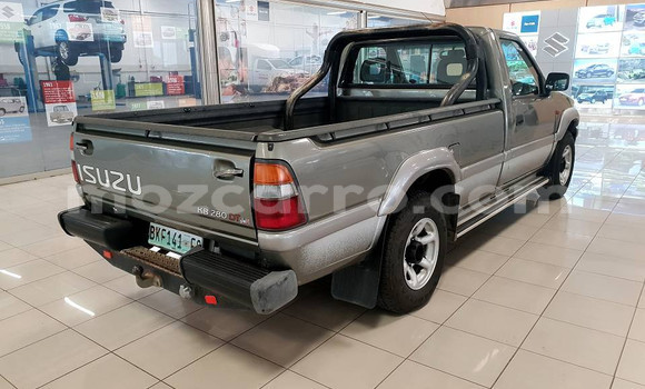 Comprar Usado Isuzu KB Prata Carro em Maputo em Maputo Comprar Usado Isuzu KB Prata Carro em Maputo em Maputo