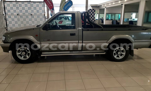 Comprar Usado Isuzu KB Prata Carro em Maputo em Maputo Comprar Usado Isuzu KB Prata Carro em Maputo em Maputo