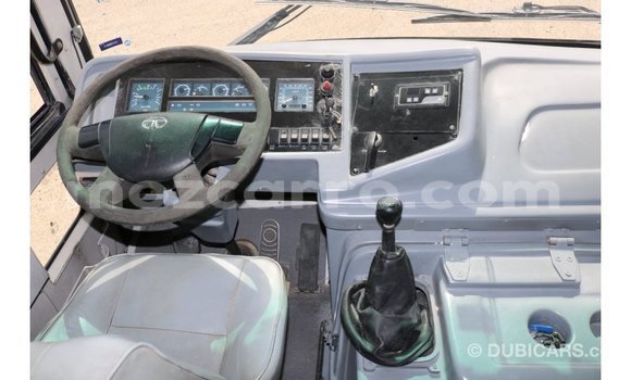 Comprar Importar TATA Xenon Branco Carro em Import - Dubai em Cabo Delgado