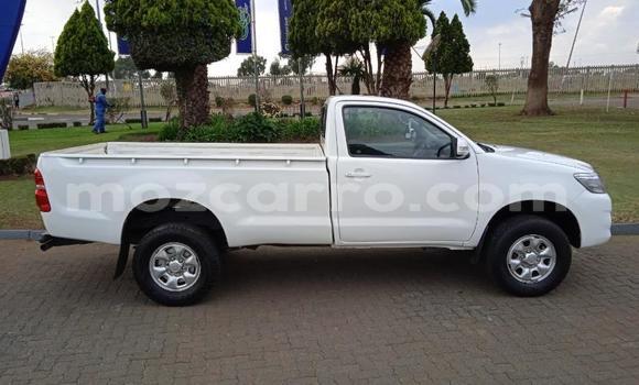 Buy Used Toyota Hilux White Car in Maputo in Maputo Buy Used Toyota Hilux White Car in Maputo in Maputo