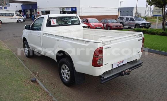 Buy Used Toyota Hilux White Car in Maputo in Maputo Buy Used Toyota Hilux White Car in Maputo in Maputo