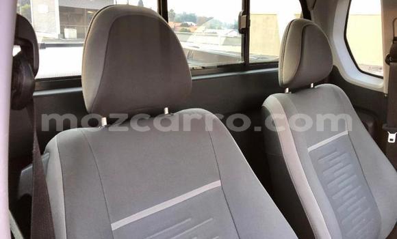 Comprar Usado Chevrolet S-10 Pickup Verde Carro em Maputo em Maputo Comprar Usado Chevrolet S-10 Pickup Verde Carro em Maputo em Maputo