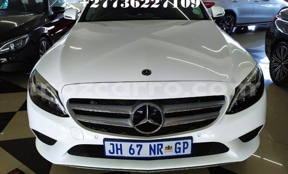 Comprar Usado Mercedes-Benz C-Classe Branco Carro em Moçambique em Nampula Comprar Usado Mercedes-Benz C-Classe Branco Carro em Moçambique em Nampula