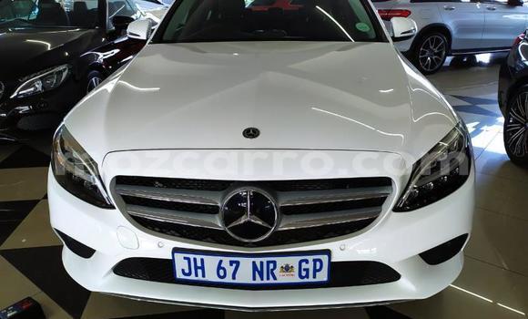 Nunua Ilio tumika Mercedes-Benz C-Classe Nyeupe Gari ndani ya Mocambique nchini Nampula Nunua Ilio tumika Mercedes-Benz C-Classe Nyeupe Gari ndani ya Mocambique nchini Nampula