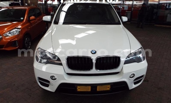 Buy Used BMW X5 White Car in Mocambique in Nampula