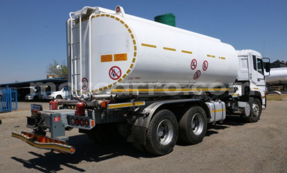 Tenga Tsaru Nissan UD Chena Rori in Mocambique in Nampula Tenga Tsaru Nissan UD Chena Rori in Mocambique in Nampula