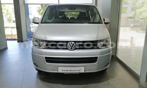 Comprar Usado Volkswagen Caravelle Branco Carro em Maputo em Maputo Comprar Usado Volkswagen Caravelle Branco Carro em Maputo em Maputo