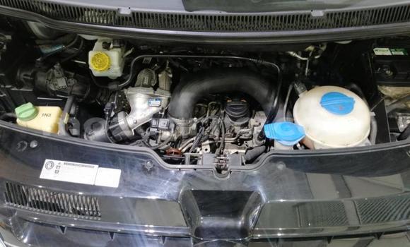 Comprar Usado Volkswagen Caravelle Branco Carro em Maputo em Maputo Comprar Usado Volkswagen Caravelle Branco Carro em Maputo em Maputo