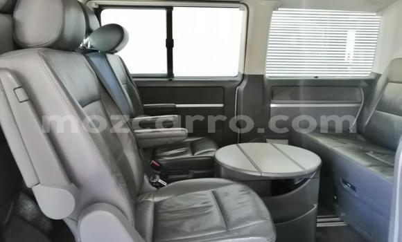 Comprar Usado Volkswagen Caravelle Branco Carro em Maputo em Maputo Comprar Usado Volkswagen Caravelle Branco Carro em Maputo em Maputo