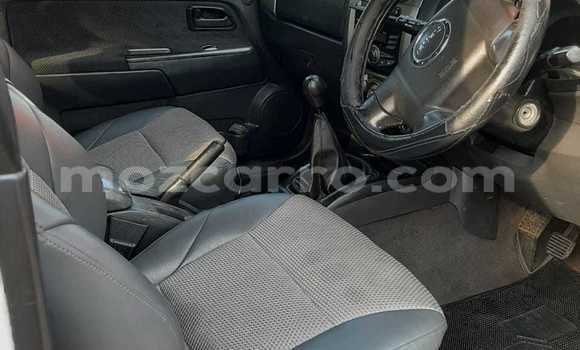 Nunua Ilio tumika Isuzu D-MAX Nyeupe Gari ndani ya Maputo nchini Maputo Nunua Ilio tumika Isuzu D-MAX Nyeupe Gari ndani ya Maputo nchini Maputo