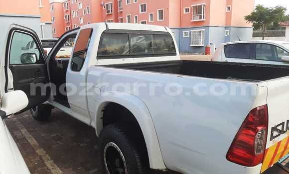 Nunua Ilio tumika Isuzu D-MAX Nyeupe Gari ndani ya Maputo nchini Maputo Nunua Ilio tumika Isuzu D-MAX Nyeupe Gari ndani ya Maputo nchini Maputo