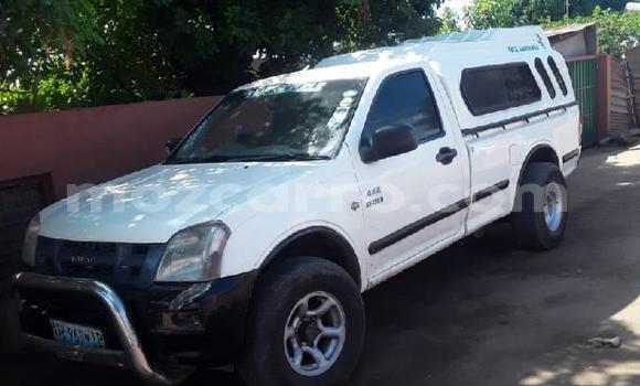 Comprar Novo Isuzu KB Branco Carro em Maputo em Maputo
